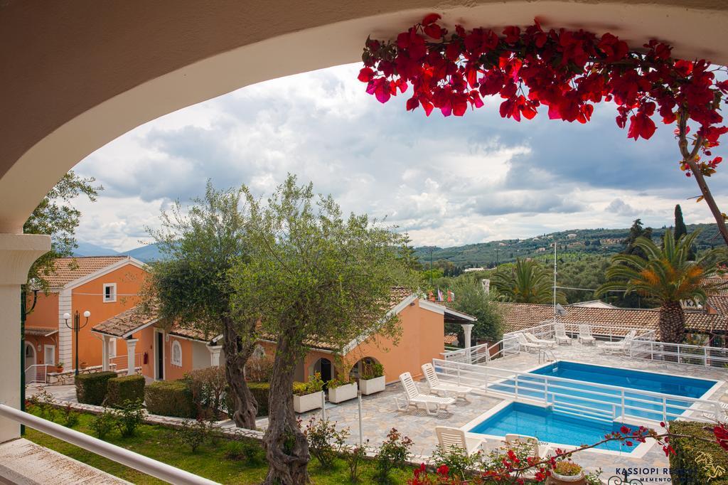 Memento Resort Kassiopi Exterior foto