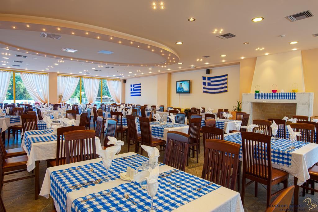 Memento Resort Kassiopi Exterior foto