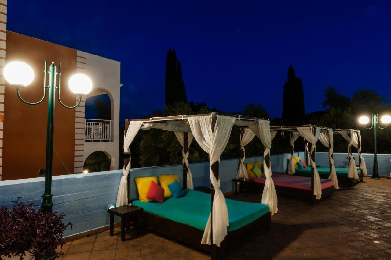 Memento Resort Kassiopi Exterior foto
