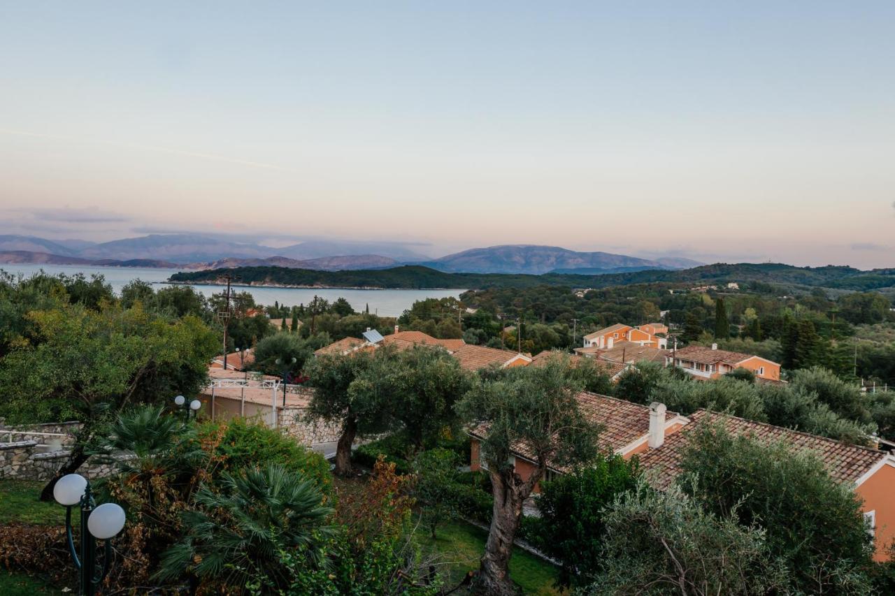 Memento Resort Kassiopi Exterior foto